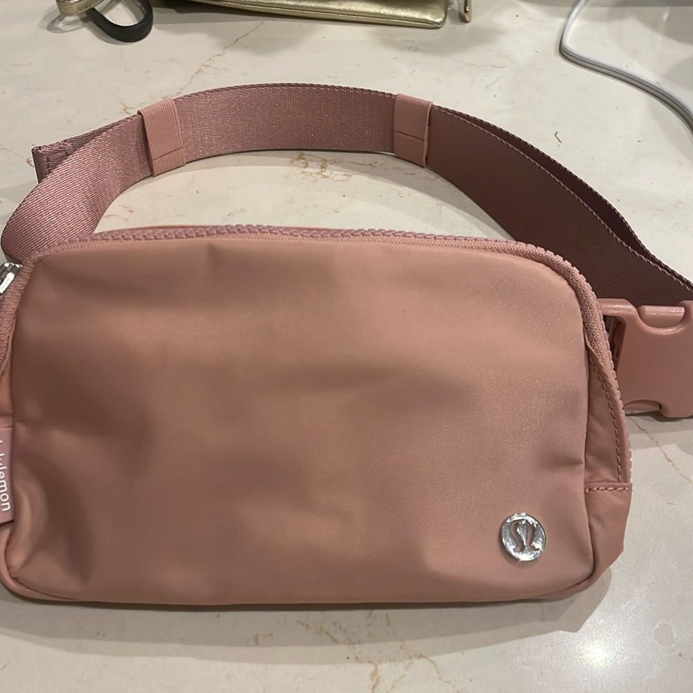 A Lululemon belt bag super comfortable flexible use just perfect on the go bag